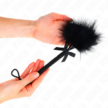 KINK - MASAJEADOR DE CUERDA DE NAILON CON PLUMAS PARA COSQUILLAS Y LAZO NEGRO 25 CM